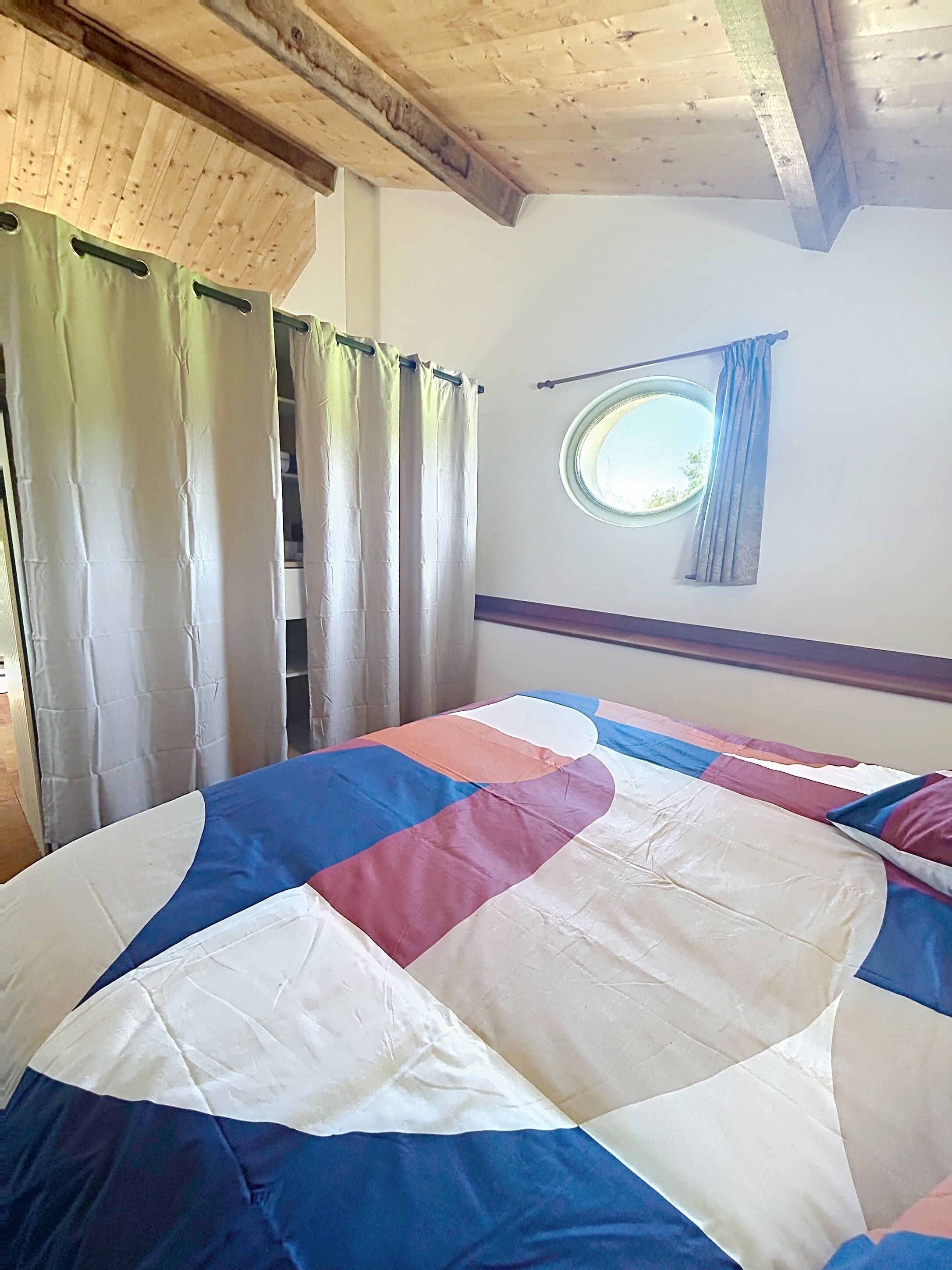 1 quarto, ferros/tábuas de passar roupa, Wi-Fi, roupa de cama