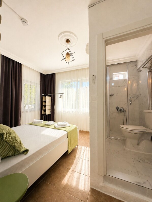 Classic Room, 1 Double Bed, Non Smoking, Private Bathroom - Hil Ada Otel (Bozcaada)