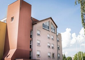 Exterior - 3 Suites in Gap | Green park escape | 1.5 mi to Bernard Park relaxing walks (Gap)