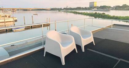 Harbour Marina Lodge for 6