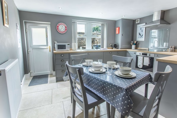 2 bedrooms, Internet - Cosy Stone Cottage In Gargrave Near Skipton (Skipton)