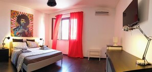 Deluxe-Doppel- oder -Zweibettzimmer, Blick auf den Innenhof | Verdunkelungsvorhänge, kostenloses WLAN