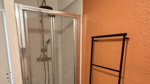 Unclassified image, 4 of 7, button - Beautiful studio just a stone's throw from the beach (Canet-en-Roussillon)