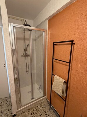 Unclassified image, 3 of 7, button - Beautiful studio just a stone's throw from the beach (Canet-en-Roussillon)