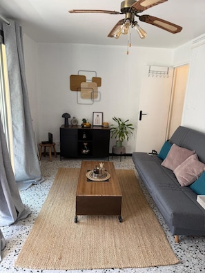 Unclassified image, 4 of 7, button - Beautiful studio just a stone's throw from the beach (Canet-en-Roussillon)