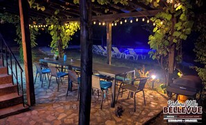 Outdoor dining - Arode Nature Villa Bellevue - Panoramic views / Pool / Sports Court / BBQ / AC (Katselovo)