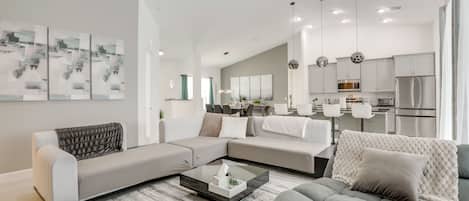 House (4 Bedrooms) | Interior