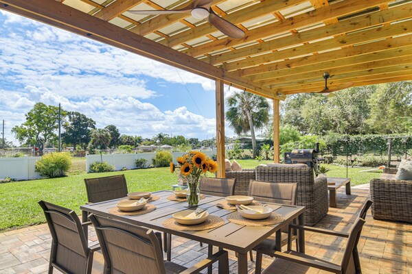 Newly Listed Home! 3 Mi To Beach W/ Fire Pit - Indian Rocks Beach, FL