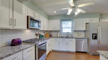House (2 Bedrooms) | Interior