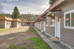 Apartment (3 Bedrooms) | Interior - 3 Mi to Dtwn Spokane: Sleek Multi-unit Base (Spokane)