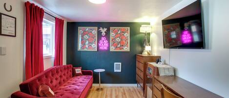 Apartment (3 Bedrooms) | Front of property