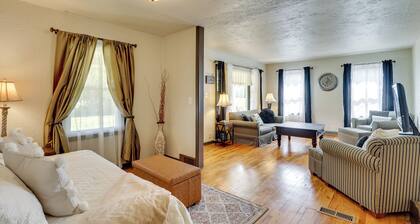 2 Mi to Downtown KC! Quiet Ranch-style Home