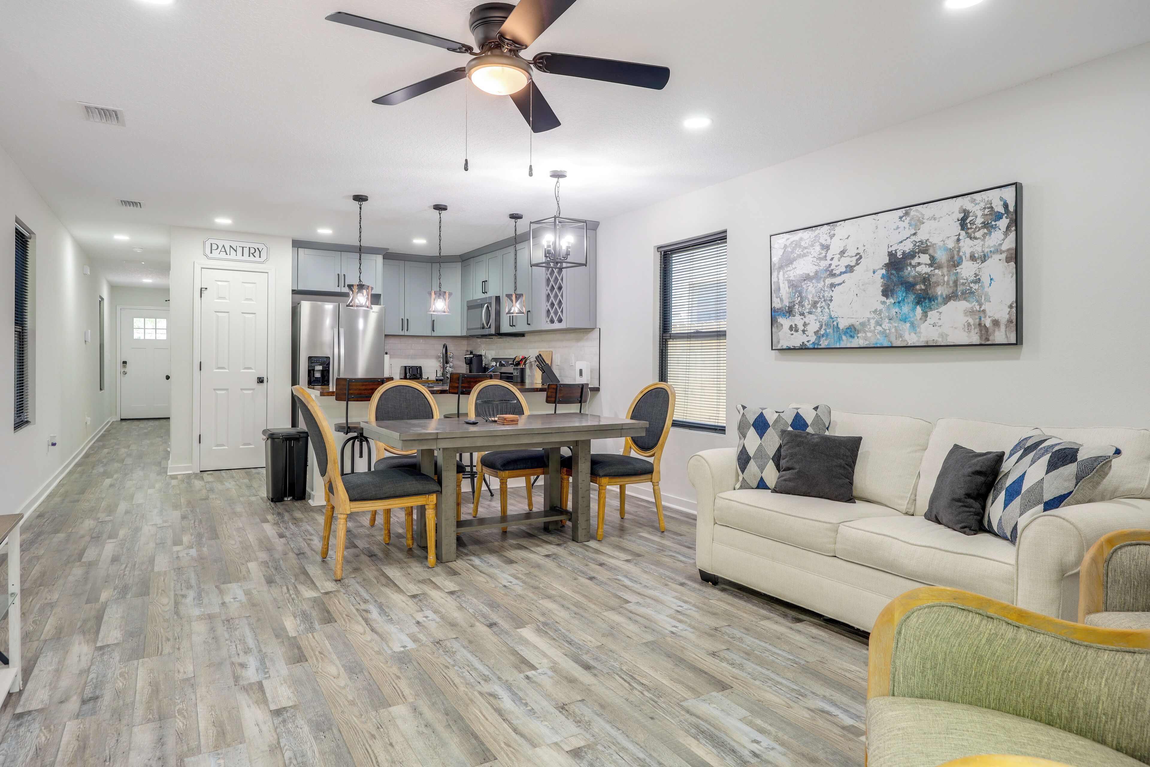 House (3 Bedrooms) | Interior