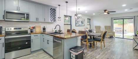 House (3 Bedrooms) | Interior