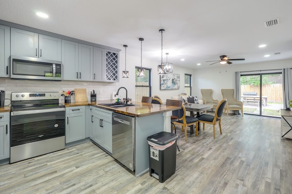House (3 Bedrooms) | Interior - (Jacksonville)