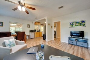 Interior - 3 Mi to Fsu! Wooded Retreat Near Nature Trails (Tallahassee)