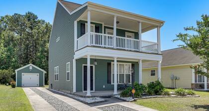 Community Pools + Dock: Moncks Corner Getaway