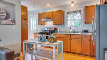 House (2 Bedrooms) | Interior