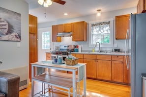House (2 Bedrooms) | Interior - Walk to Short Sands! Coastal Cottage w/ Deck (York Beach)