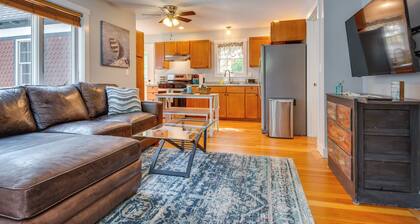 Walk to Short Sands! Coastal Cottage w/ Deck