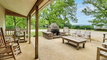 House (3 Bedrooms) | Front of property