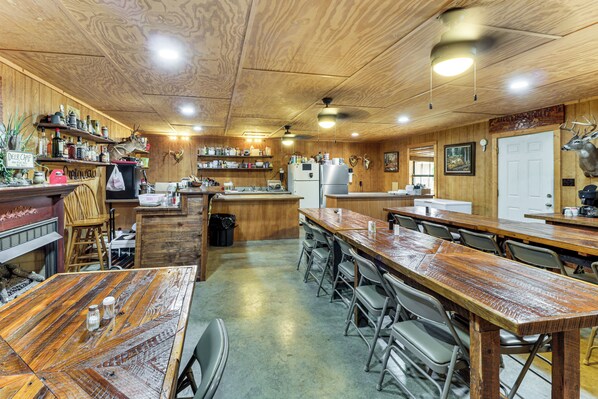 Interior - Fire Pit, Patio, Views! Group Lodge in Cheaha Mtns (Delta)