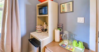 King Studio Suite w/ Walk-in Shower Pet Friendly