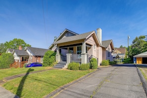 Interior - 1 Mi to Music & State St! Updated Bristol Home (Bristol)