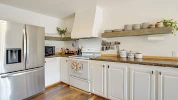 House (1 Bedroom) | Interior