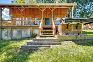 Interior - Mount Rainier Views & Hot Tub: Pet-friendly Cabin! (Mineral)