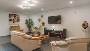 Apartment (1 Bedroom) | Front of property