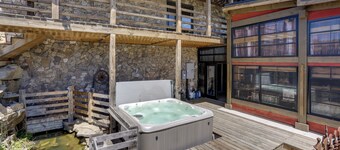 Hike, Soak + Play: Rustic Maysville Escape!