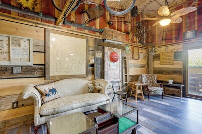 Vintage Vibes + Hot Tub Hangs: Maysville Retreat