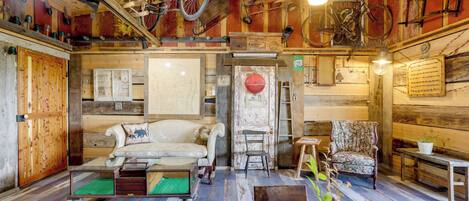 Apartment (2 Bedrooms) | Front of property