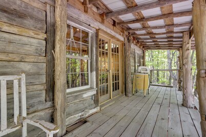Mountain Tree House w/ Views in Maysville
