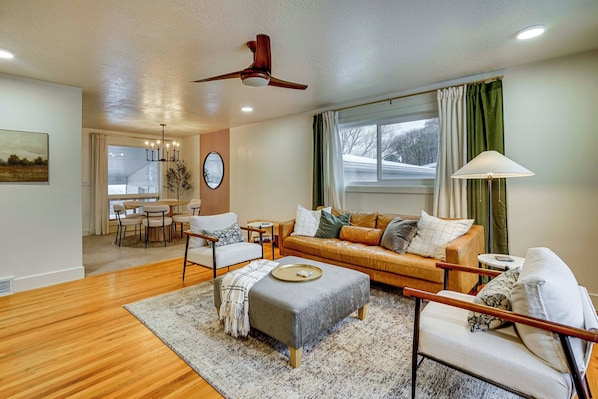 House (5 Bedrooms) | Interior