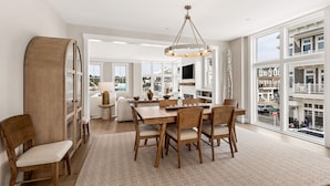 Dining - Seabrook Pacifica Pied a Terre | Ocean View | 3BR, Sleeps 6, Town Center (Pacific Beach)