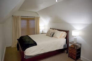 Room - Alita's Cap - PURE Downtown Eunice! (Eunice)
