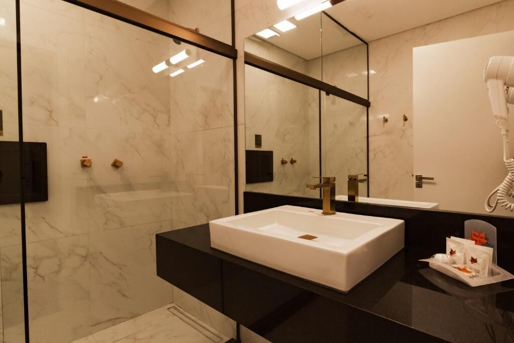 Superior Apartment, Balcony, Mountain View | Bathroom | Hair dryer, towels, soap, shampoo