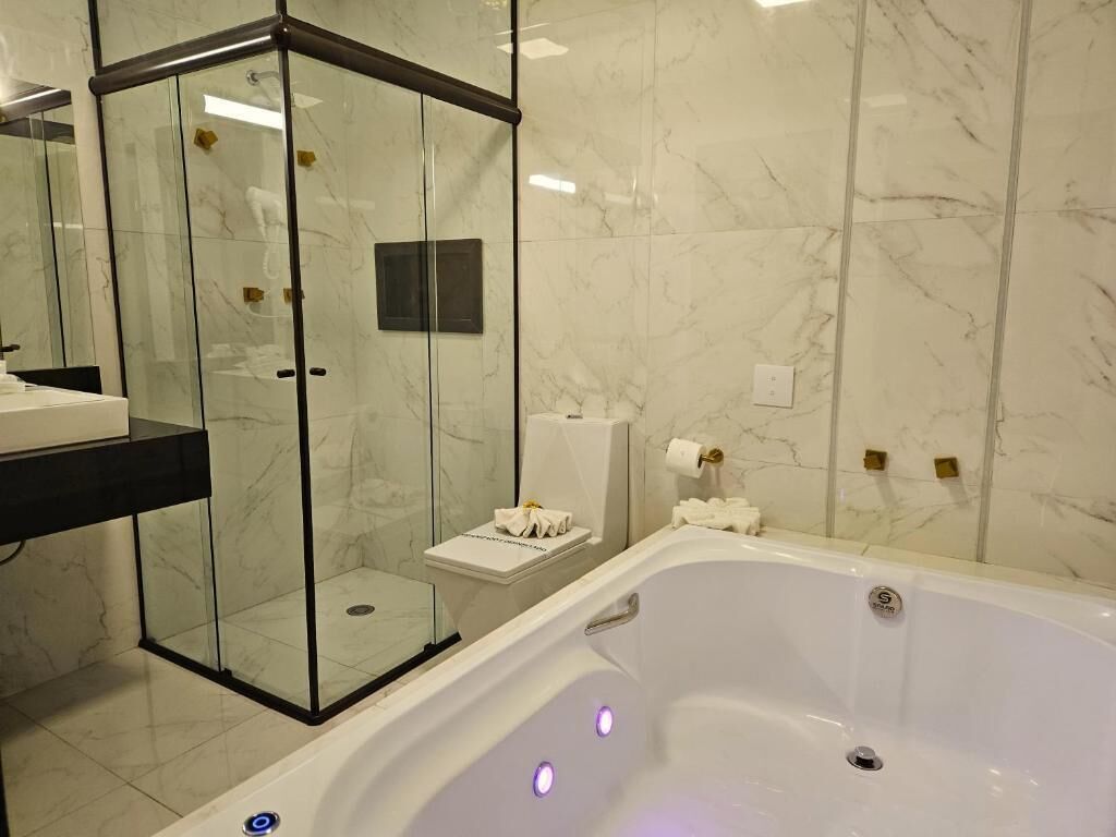 Superior Chalet | Bathroom