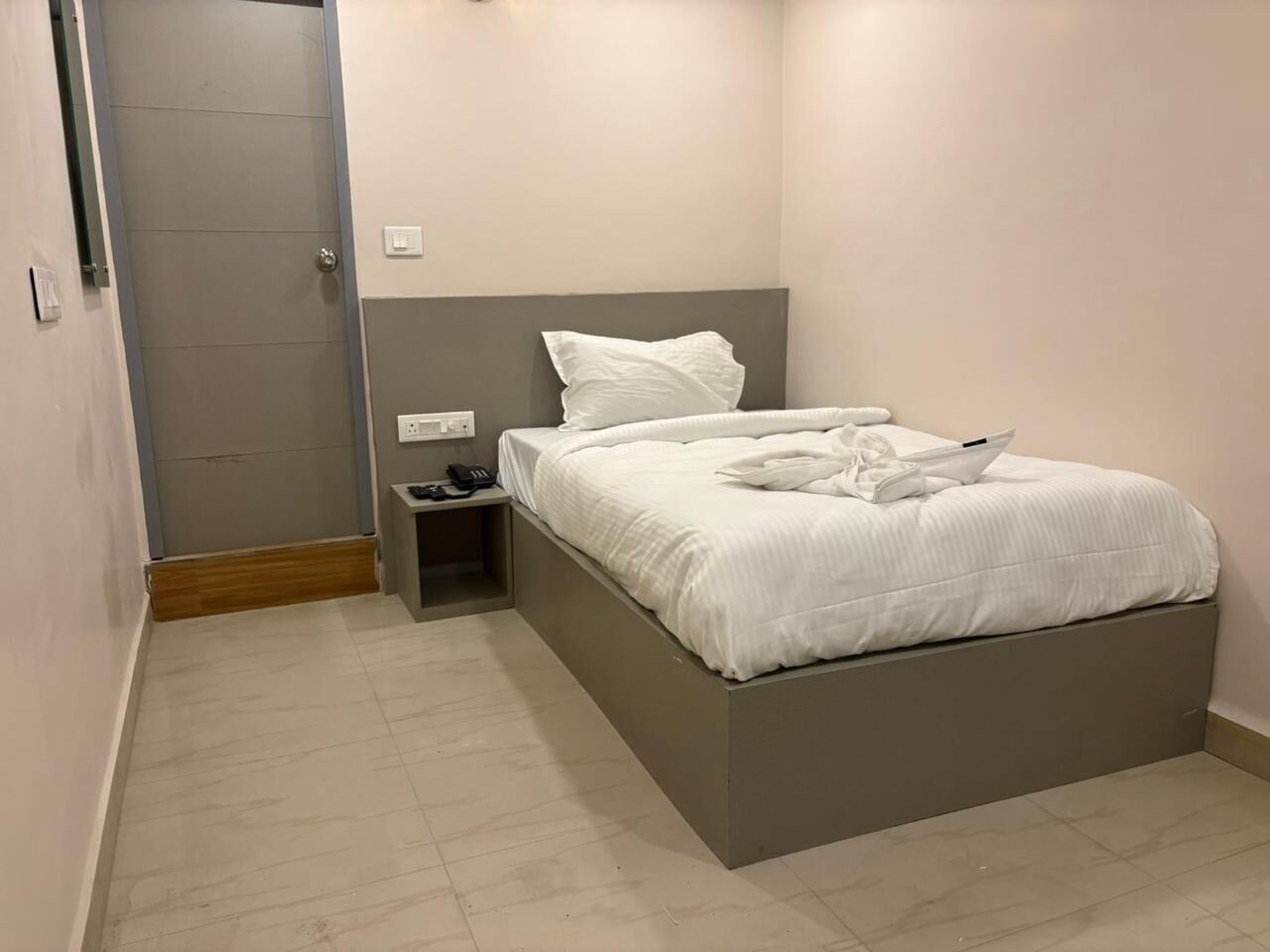 Deluxe Double Room | Free WiFi