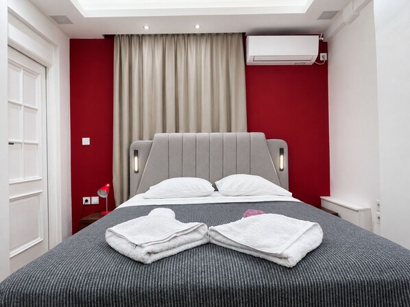 1 bedroom, bed sheets - Ermou Central Studio by ΜΡS (Athina)