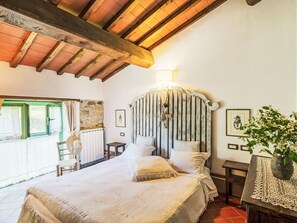 Room - Beautiful apartment for 6 people with A/C, pool, WIFI, TV and panoramic view (Londa)
