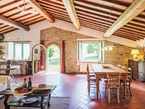 Dining - Beautiful apartment for 6 people with A/C, pool, WIFI, TV and panoramic view (Londa)