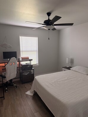 Room - Cozy 3 bedroom house in amazing Norman with cool AC (Norman)