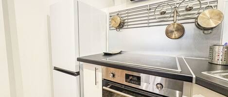 Micro-ondes, four, lave-vaisselle