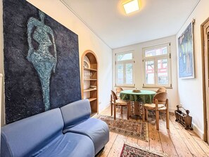 TV - Wonderful  villa for 6 guests with TV (Bingen Am Rhein)