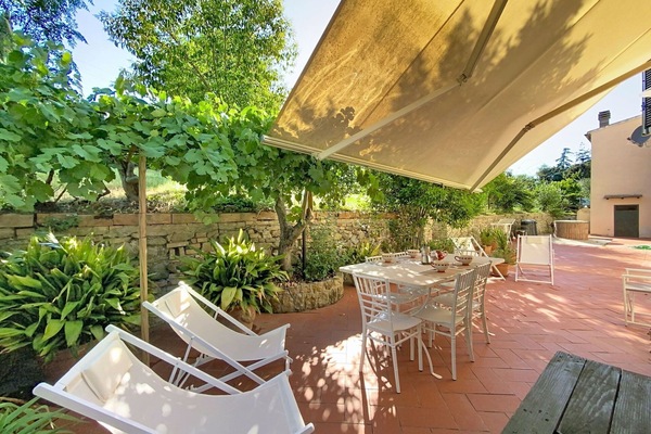 Meubles, Mobilier De Jardin, Table, Chaise, Tableau De Plein Air, Table Cuisine Et Salle A Manger, Recours, Ombre, Jardin, Eco Hôtel