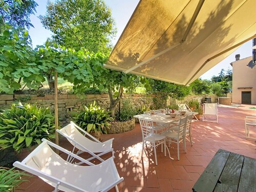 Beautiful private villa for 6 guests with A/C and TV