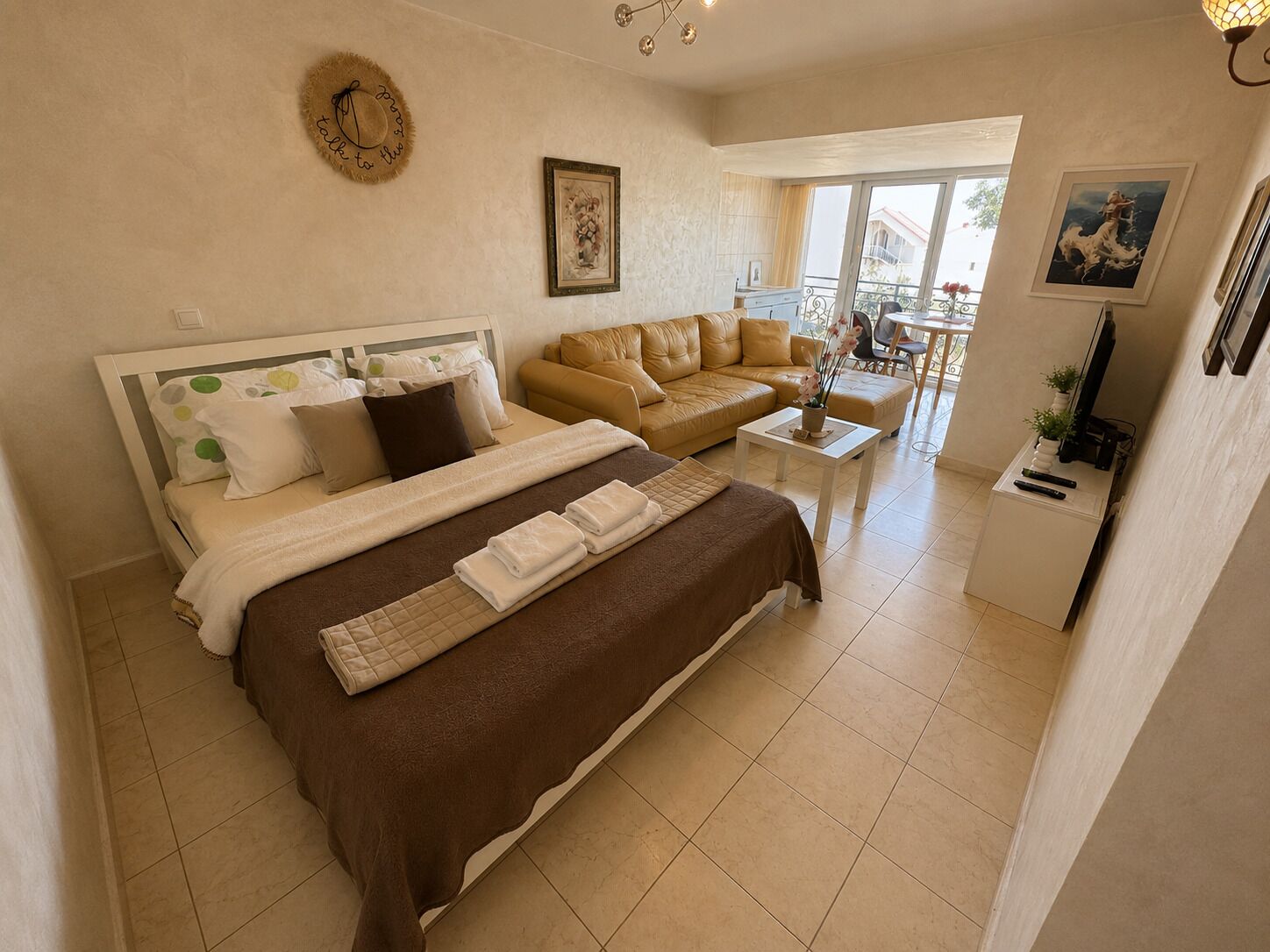 Comfort Apartment, Sea View | Iron/ironing board, free WiFi